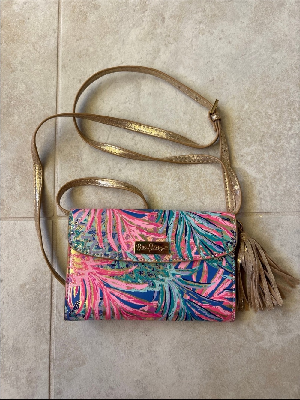 Lilly Pulitzer Crossbody wallet with Gold Strap